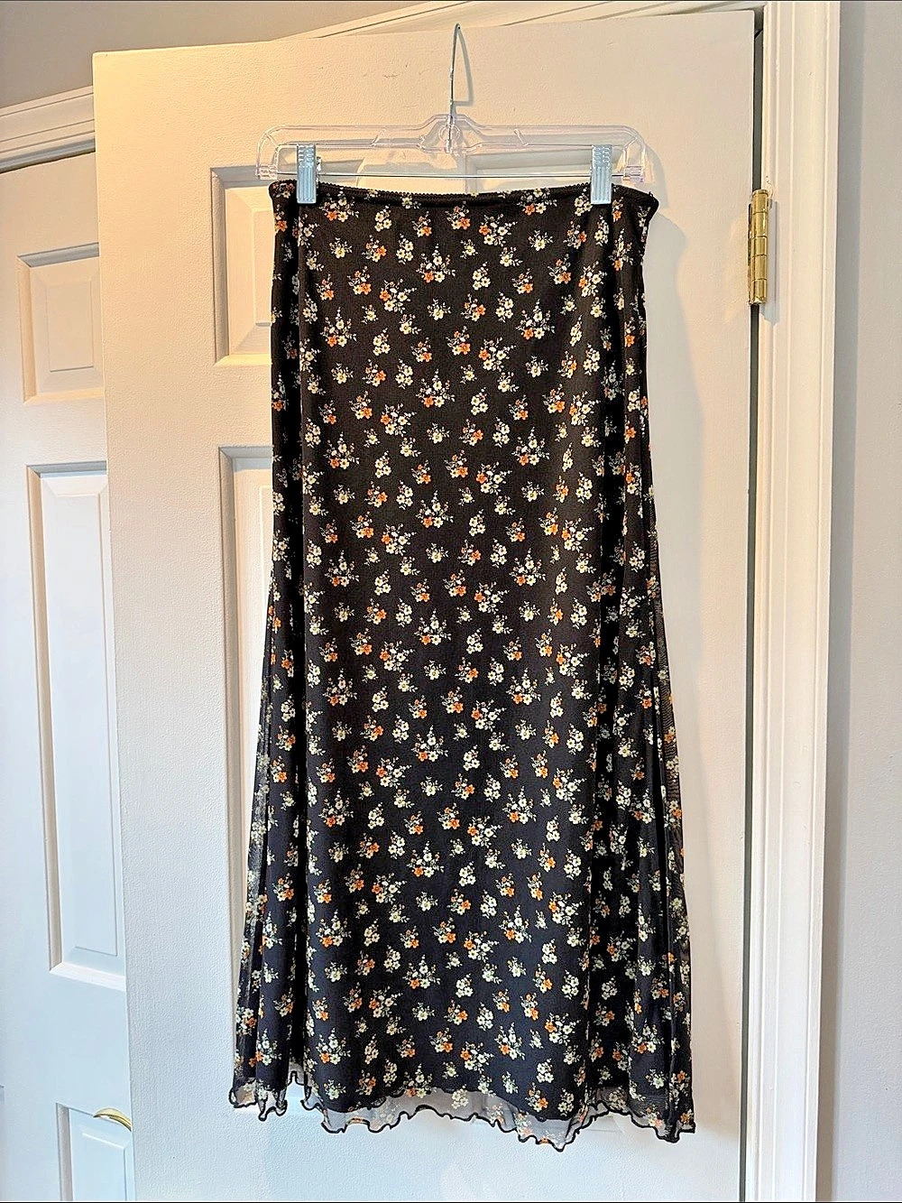Urban Outfitters Floral Maxi Skirt in Black & Orange Size Medium Like New